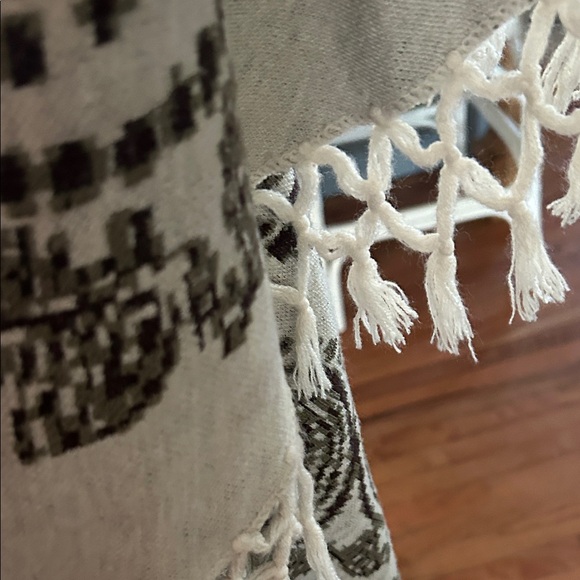 Coco + Carmen Gray and Black Fringe Poncho - Picture 3 of 5